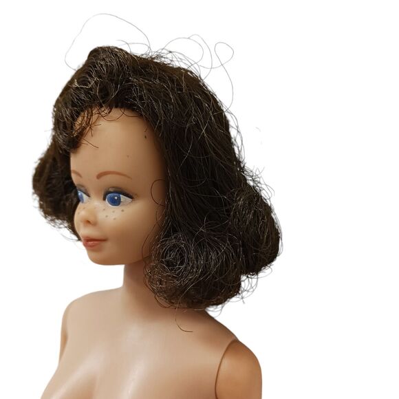 1962 Barbie MIDGE Doll Blue Eyes Brown Hair Freckles RED Nails EARRINGS RARE - Picture 10 of 16